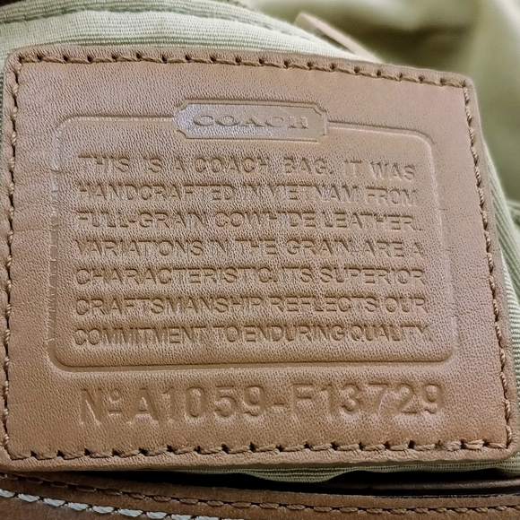 SOLD Coach Pleated SOHO Flap Shoulder Bag F13729 White Brown Leather Silver - Picture 7 of 16